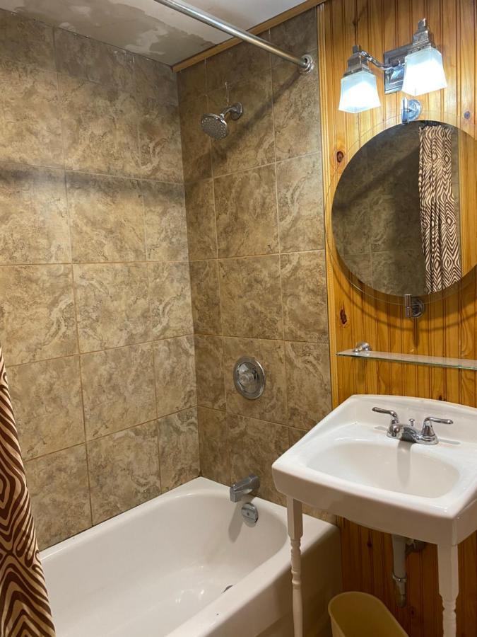 Hillcrest Motel 2*