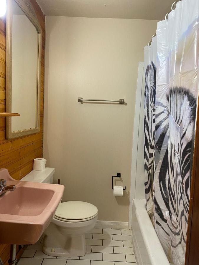 Motel Hillcrest 2*